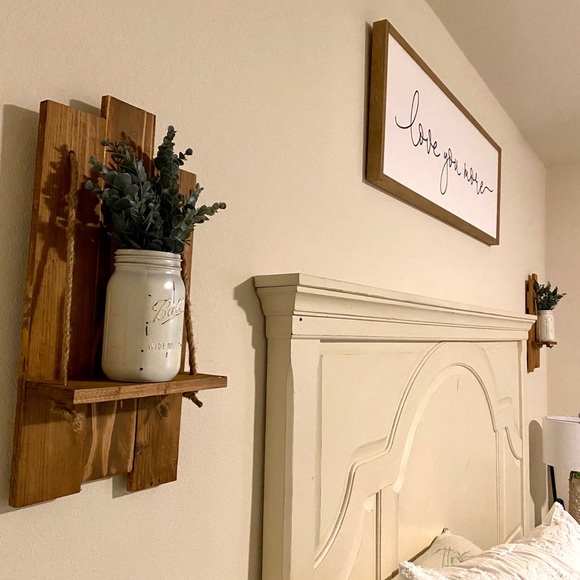 Rustic wall decor good for entry way or bedroom. - Picture 3 of 8